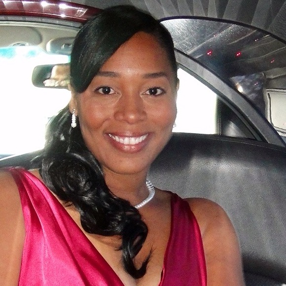 Profile Picture of Claudette Jones (@cjones843) on Poshmark