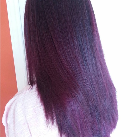 Profile Picture of Ashley Ardizone (@ashleyardizone) on Poshmark