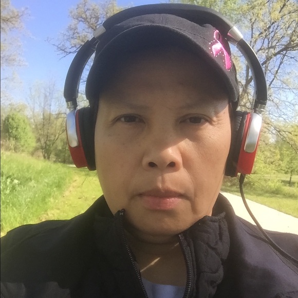 Profile Picture of Air Vongsouvanh (@airhead1973) on Poshmark