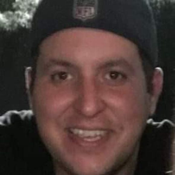 Profile Picture of Brandi Compton (@brandicompton) on Poshmark