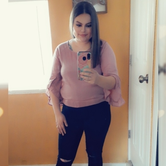 Audrey Carpenter - Poshmark Profile Picture of Audrey Carpenter (@audreycarpen410) on Poshmark