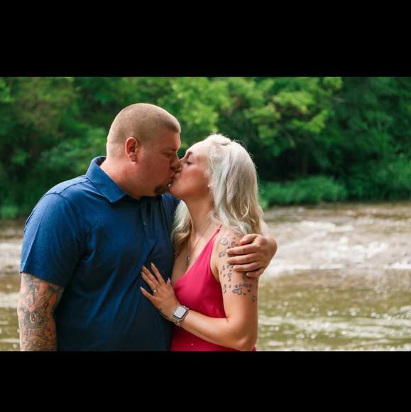 Profile Picture of Amanda Jolly (@ajolly87) on Poshmark