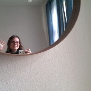 Profile Picture of Stephanie Karl (@Mlle_Charles) on Twitter