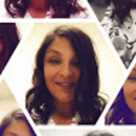 Profile Picture of Natalie Desurne (@natknowshomes) on Poshmark