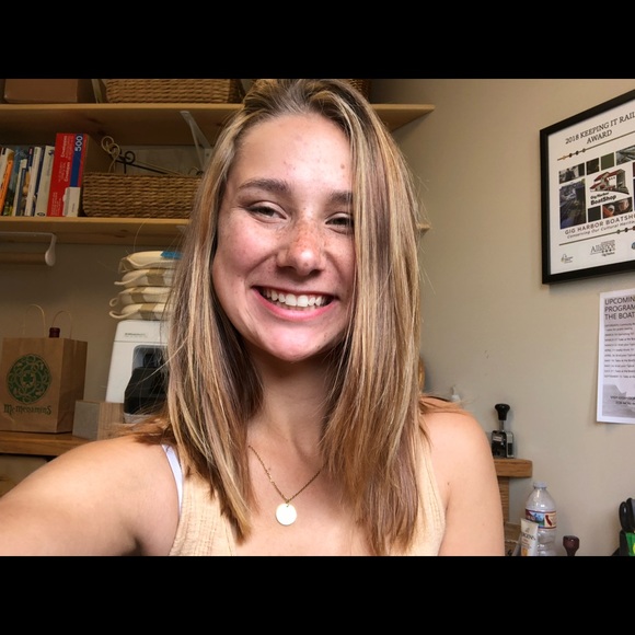 Profile Picture of Mabelle Harrnacker (@maybelle_raven) on Poshmark