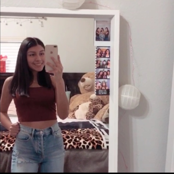 Profile Picture of Lacey Silva (@laceysilva15) on Poshmark