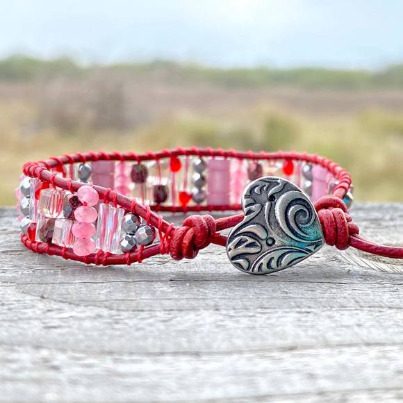 Emilie Makinen - Poshmark Profile Picture of Emilie Makinen (@pinkrazor) on Poshmark