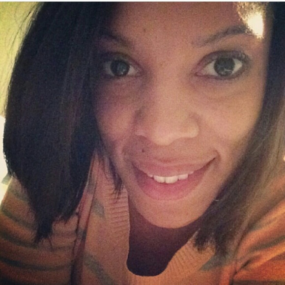 Profile Picture of Natalie Birdow (@natalienikole) on Poshmark