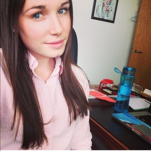 Profile Picture of Shannon Kelleher (@shankellehe3) on Poshmark