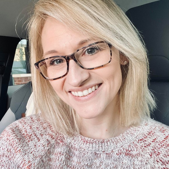Profile Picture of Jackie Angermeier (@jangermeier) on Poshmark