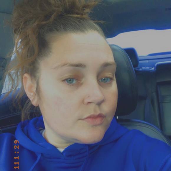 Profile Picture of Robin Foster (@mzrobbo) on Poshmark