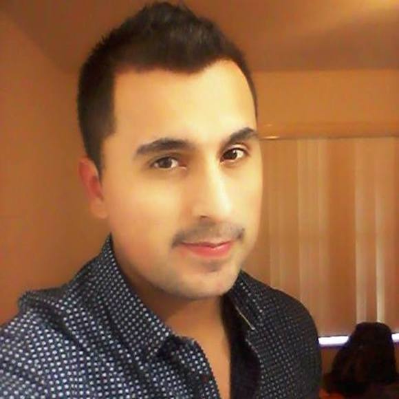 Profile Picture of Roni Coronado (@roni_coronado) on Poshmark