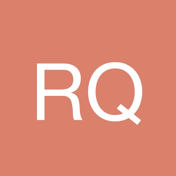 Profile Picture of Roberta Quinn (@bamustafa590) on Poshmark