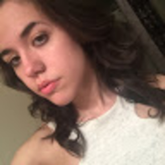 Profile Picture of Bryanna Mays (@brymorin96) on Poshmark
