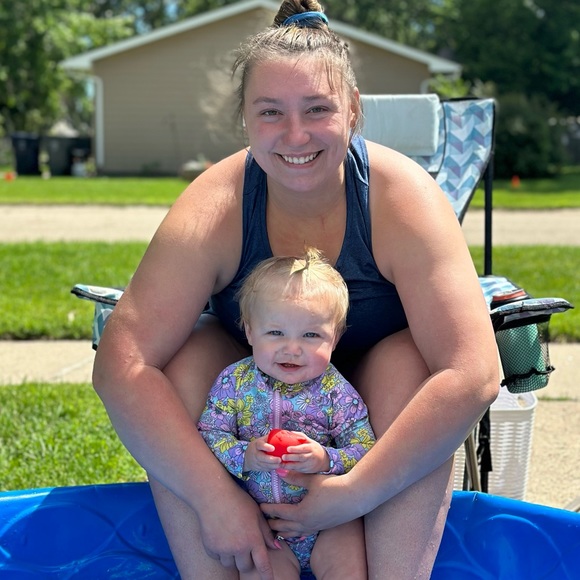 Profile Picture of Kora Bretzman (@korabretzman) on Poshmark