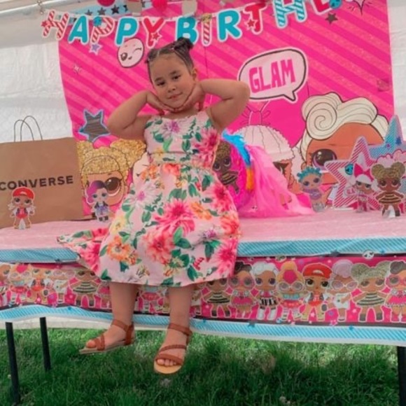 Profile Picture of Escobar Daniela (@escobardaniela) on Poshmark