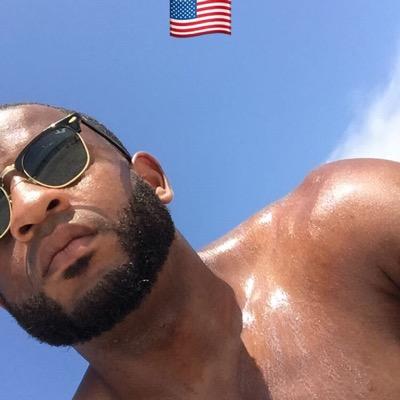 Profile Picture of Sean R. (@MakeitRainey33) on Twitter