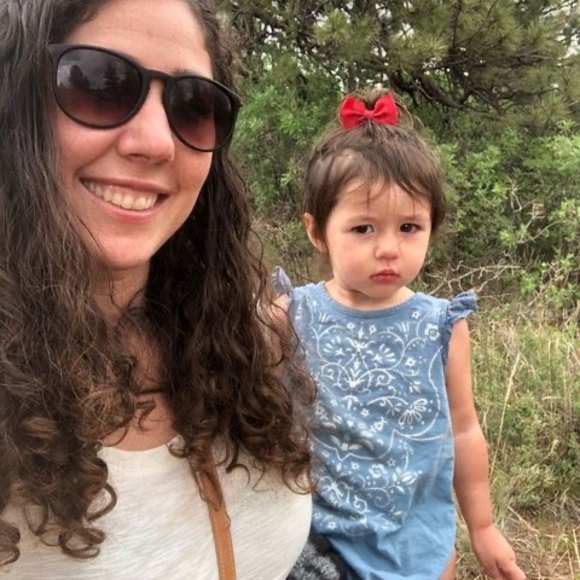 Profile Picture of Laurie Mcquilkin (@sunshinemillion) on Poshmark