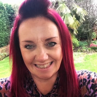 Profile Picture of Cathy Owen 🦚🦩🦚 (@KateeCrunch) on Twitter