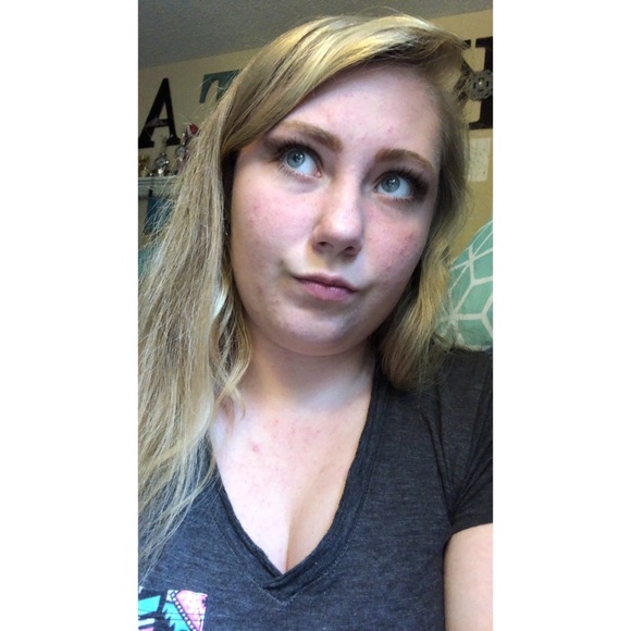 Profile Picture of Keota Holroyd (@keotaholroyd) on Poshmark