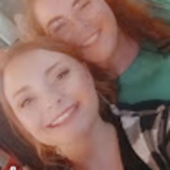 Profile Picture of Nikole Treadaway (@treadawaynikole) on Poshmark