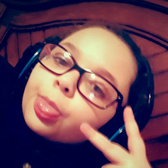 Profile Picture of Beth Abdelahad (@158bergen) on Poshmark