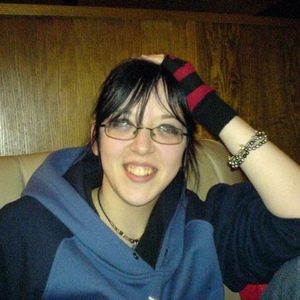 Profile Picture of Hazel Lloyd (@peanuthaze) on Myspace