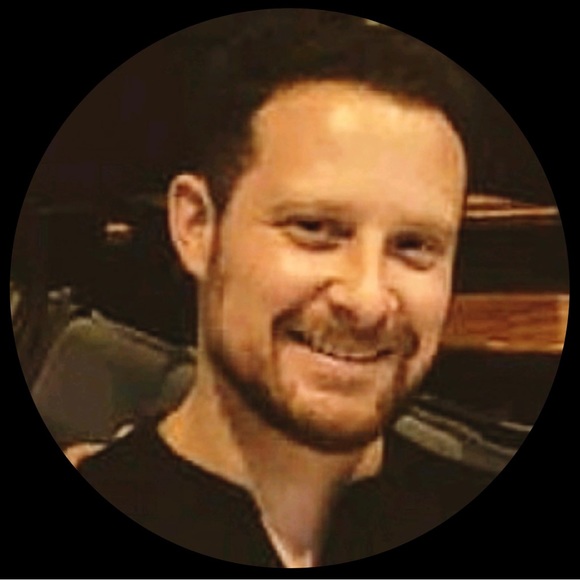Profile Picture of Bobby Spaziani (@bobbyspaz32189) on Poshmark