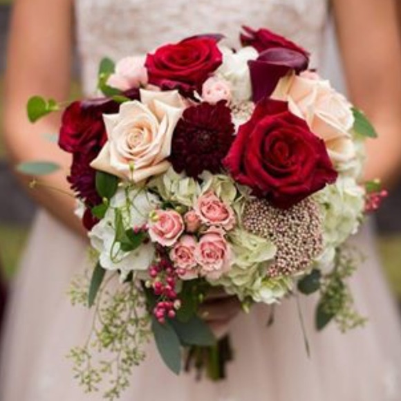 Profile Picture of Carlee Duncan (@cdunc21) on Poshmark