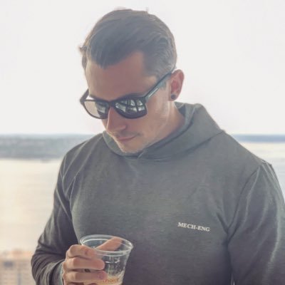 Profile Picture of Christopher Walkowski (@GeekyGainer) on Twitter