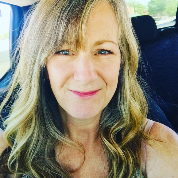 Profile Picture of Lisa Jarrell (@lisadjarrell) on Poshmark