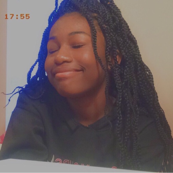 Profile Picture of Mia Clayton (@mostloved_mia) on Poshmark