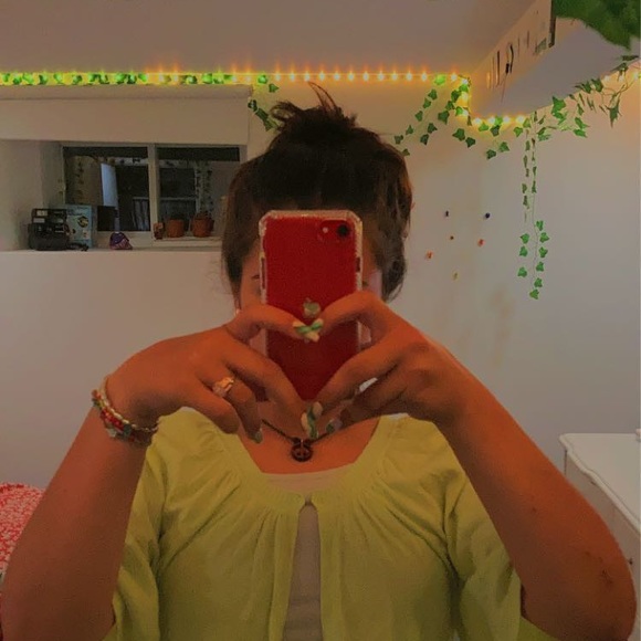 Profile Picture of Coralie Matteau (@coraliematteau) on Poshmark