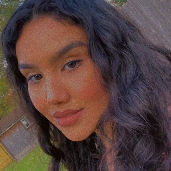 Profile Picture of Xenia Garcia (@xxeenniiaaa) on Poshmark