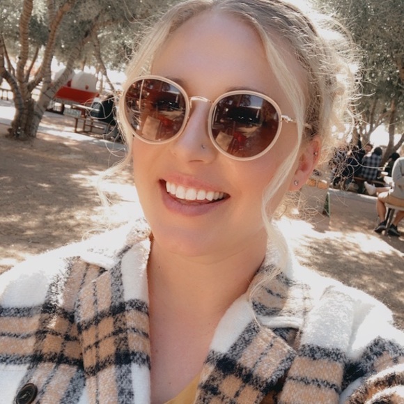 Profile Picture of Drew Newman (@drewmadison26) on Poshmark