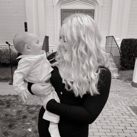 Profile Picture of Brooke Ferbert (@brookeferbert) on Poshmark