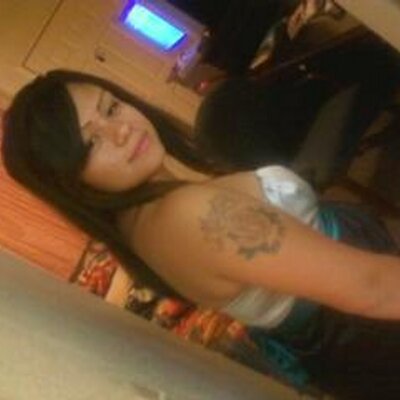 Profile Picture of JESSIE TOVAR (@REINAOFHEARTS12) on Twitter