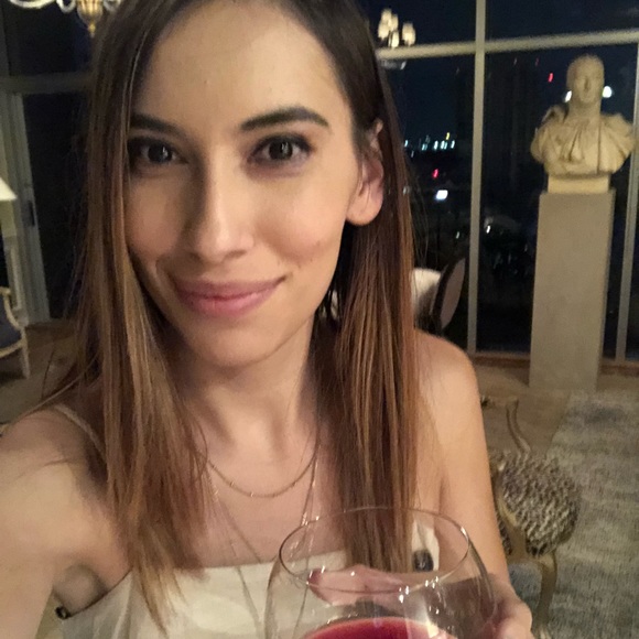 Profile Picture of Trisha Standage (@trisha_standage) on Poshmark