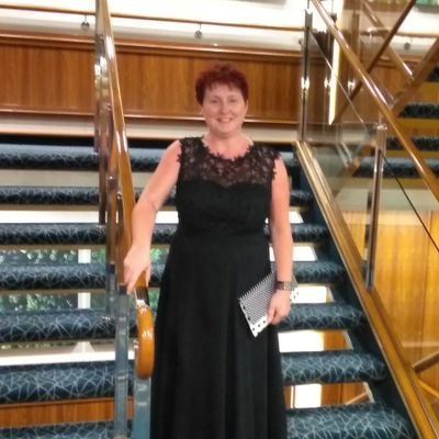 Profile Picture of Helen Ashworth (@AshworthHelen) on Twitter