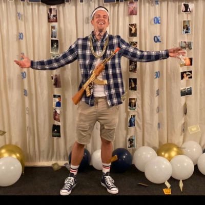 Profile Picture of Mike Lescott (@MikeyLescott) on Twitter