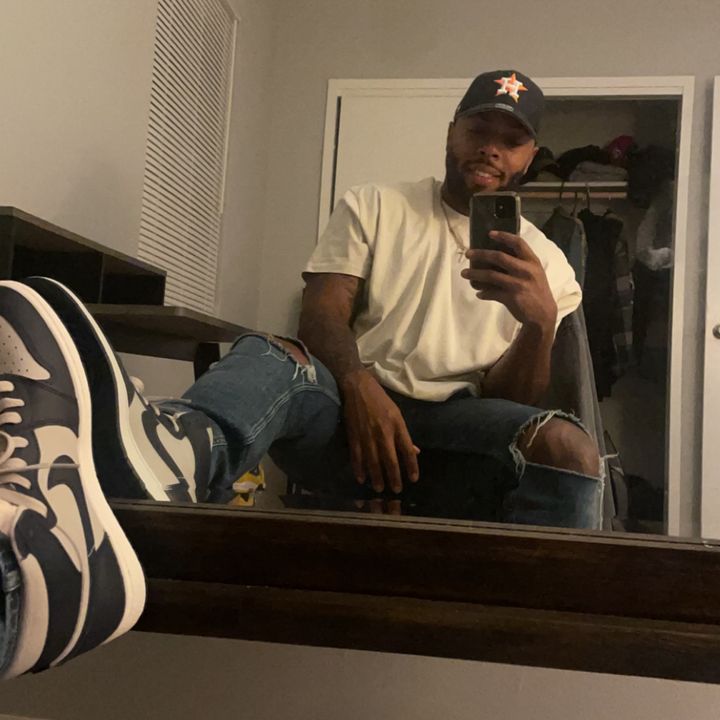 Profile Picture of Mike B (@michaelbeezy) on Tiktok