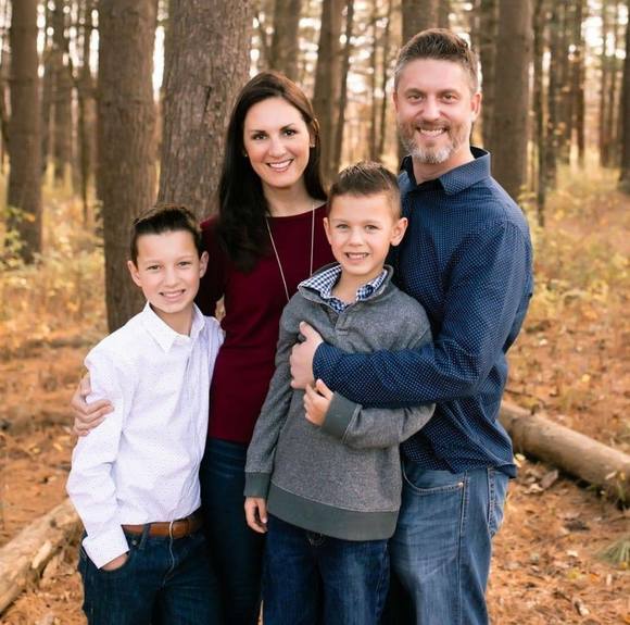 Profile Picture of Allison Dolak (@allisonkaydolak) on Poshmark