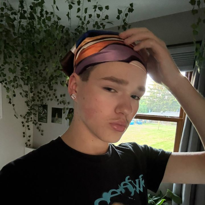 Profile Picture of Justin ♡︎ (@justindoesarts) on Tiktok
