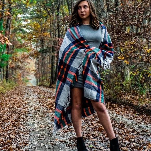 Profile Picture of Brianna Clough (@bclough2003) on Poshmark