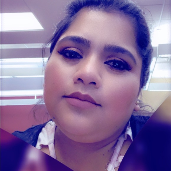 Profile Picture of Claudia Rodriguez (@claudia_195) on Poshmark