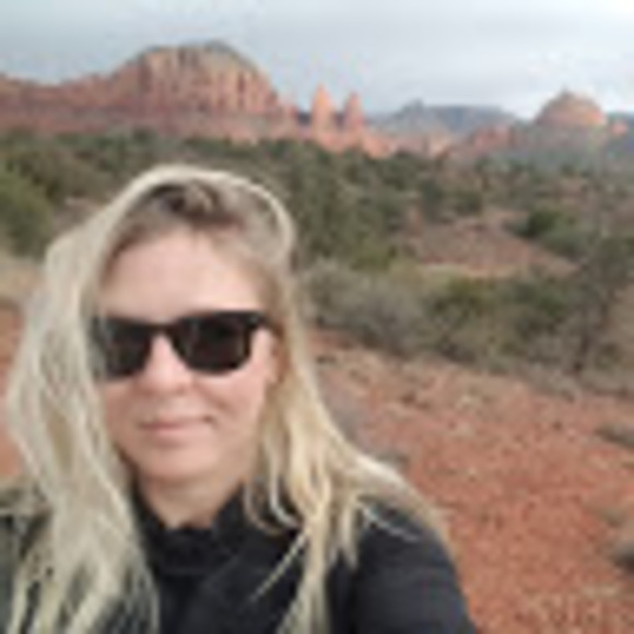 Profile Picture of Heather Silvera (@hsilvera) on Poshmark