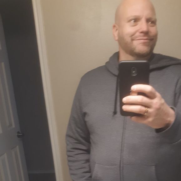 Profile Picture of Jon Piunti (@piuntij77) on Poshmark