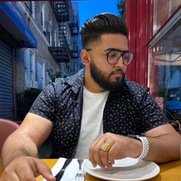 Profile Picture of Shah Raja almal (@shahraja929) on Poshmark