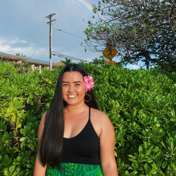 Profile Picture of Moani Genegabuas (@moanimoani) on Poshmark