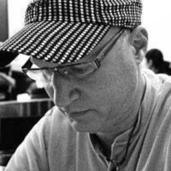 Profile Picture of Andrew Bausk (@andrewbausk) on Poshmark